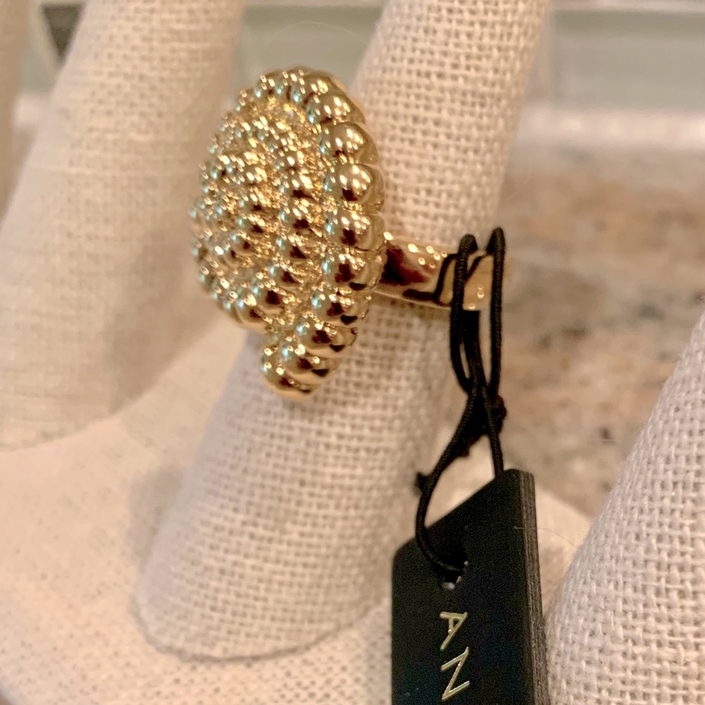 NWT Ann Taylor Shell Ring - Picture 4 of 5